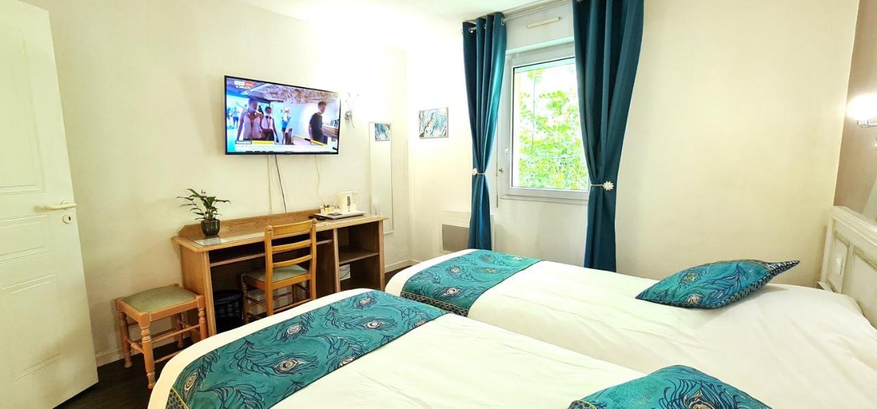 Fasthotel Oloron Hostellerie Du Paon Blanc Lurbe-Saint-Christau Exterior foto